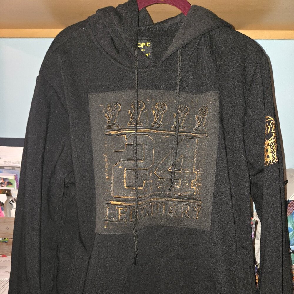 Kobe Bryant Legacy Sweatshirt NWT
